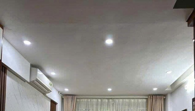 Cho thuê MBKD SPA PHỐ Nguyên Hồng - Đống Đa - 50m - 4 tầng - 28 triệu
